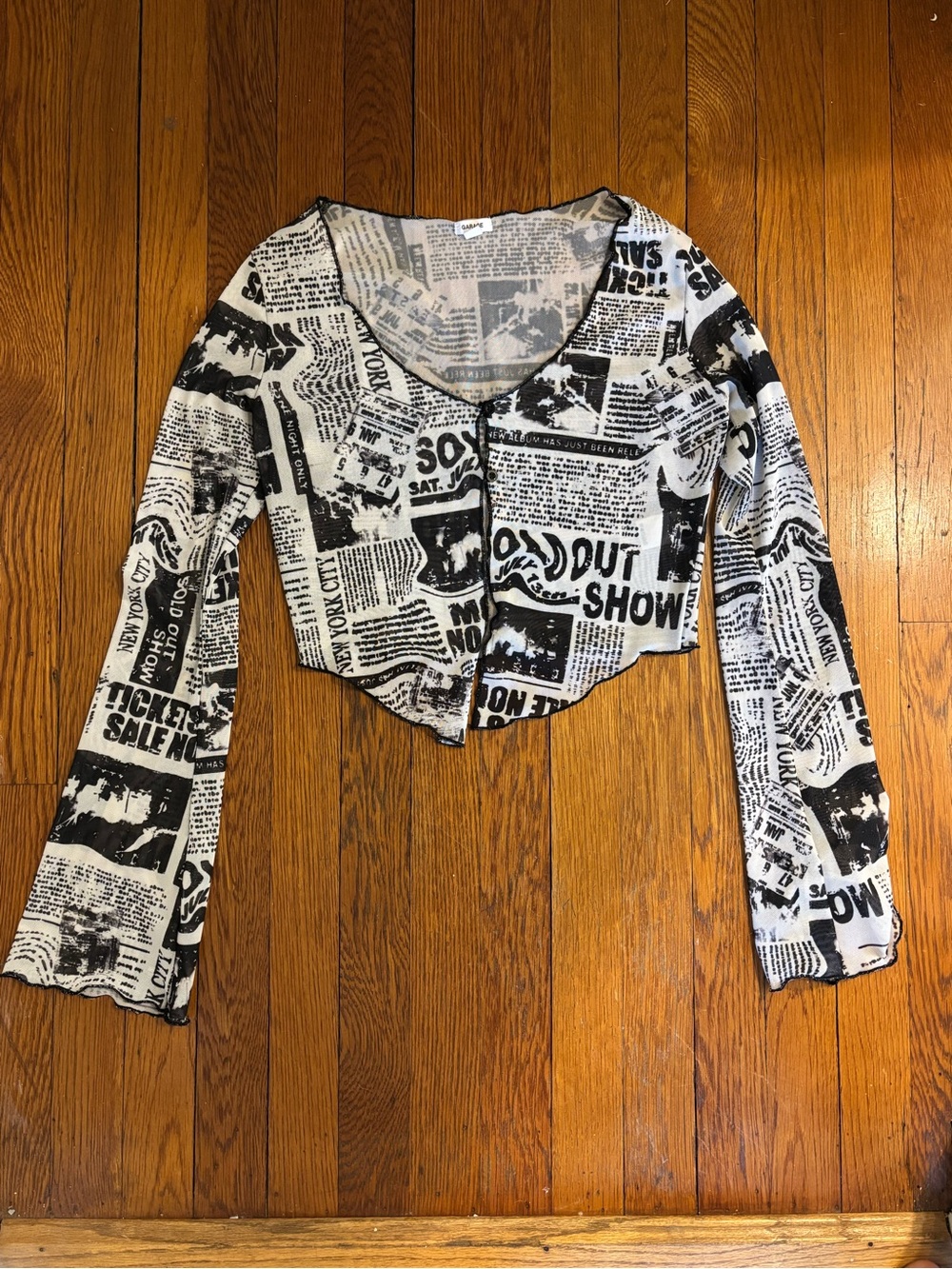 Garage Black & White Newspaper-Print Long Sleeve Crop Top